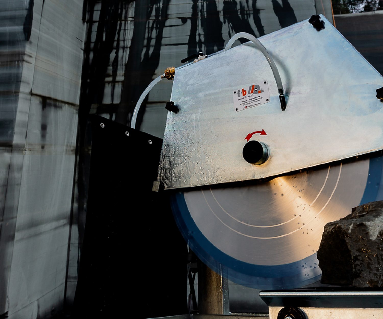 Fotografien von Steinschneidemaschinen